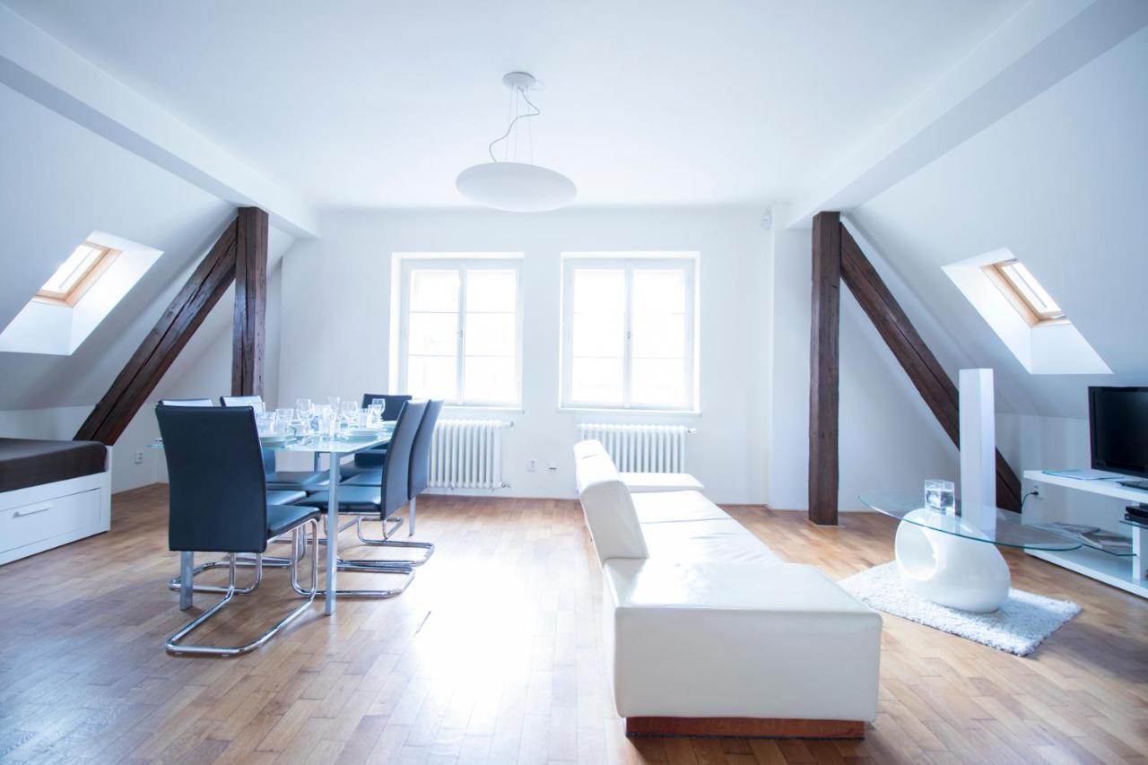 Apartments Old Town Square 27 Прага Екстериор снимка