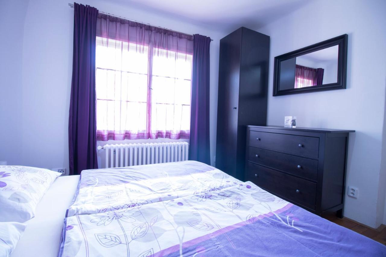 Apartments Old Town Square 27 Прага Екстериор снимка