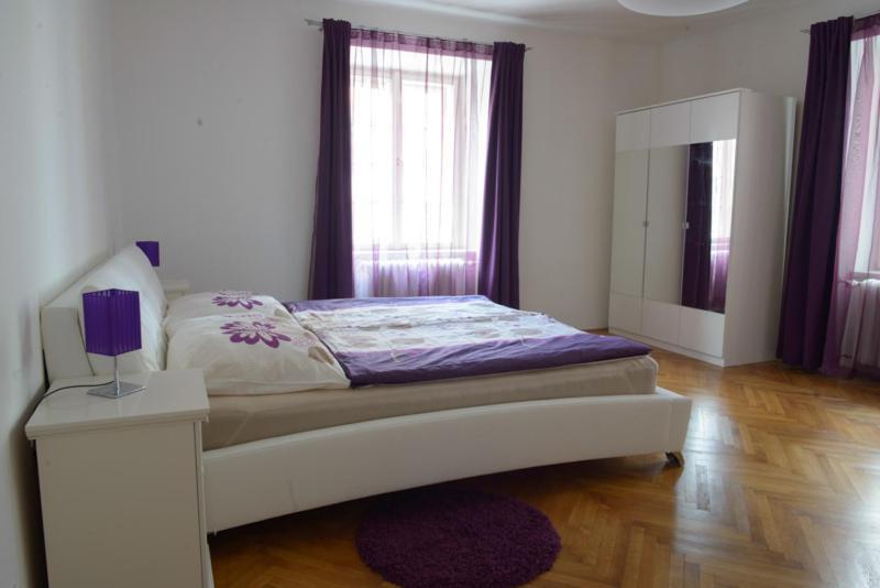Apartments Old Town Square 27 Прага Стая снимка