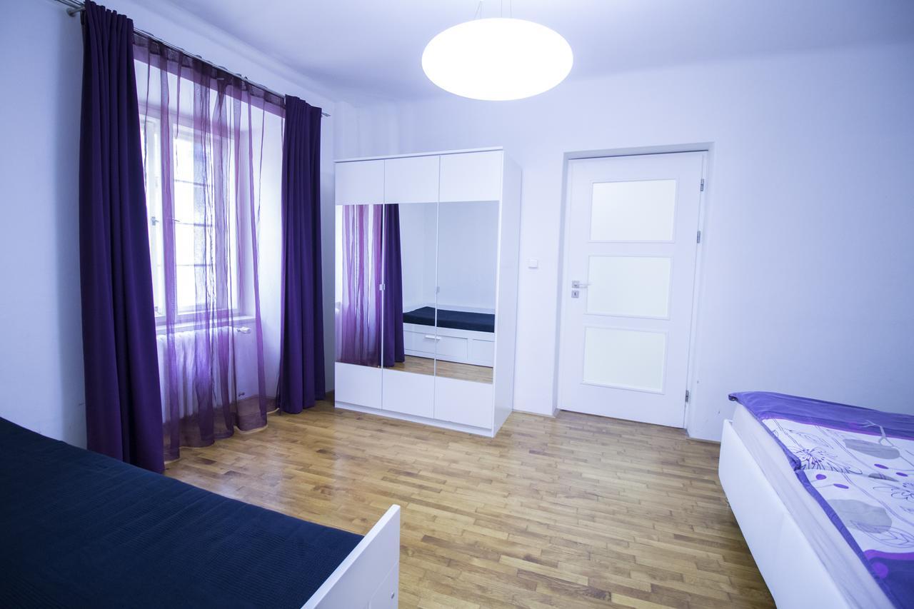 Apartments Old Town Square 27 Прага Екстериор снимка