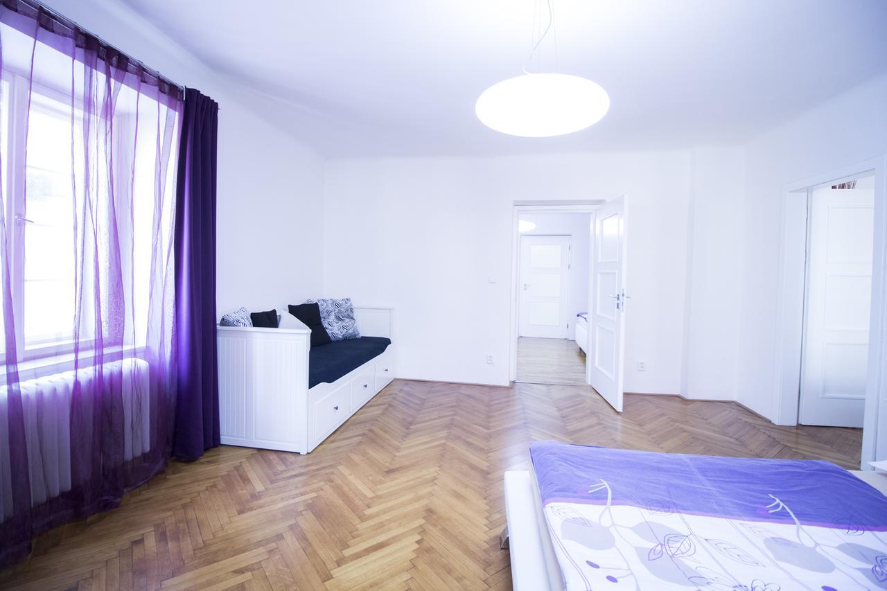 Apartments Old Town Square 27 Прага Екстериор снимка